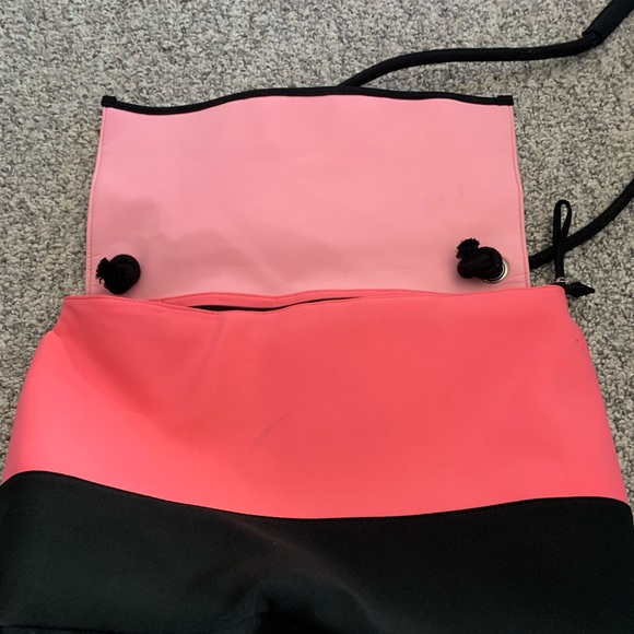 Victoria’s Secret pink color block laptop case with strap - Picture 5 of 10
